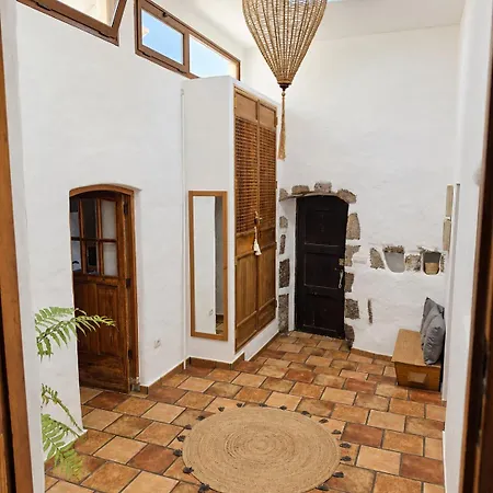Tabaiba Lanzarote - Macaronesiahomes *